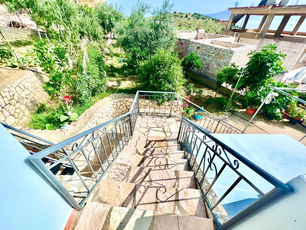Coral Guesthouse Sarande Bagian luar foto