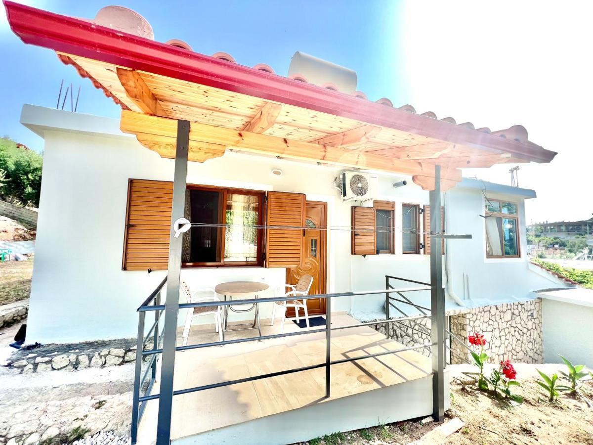 Coral Guesthouse Sarande Bagian luar foto