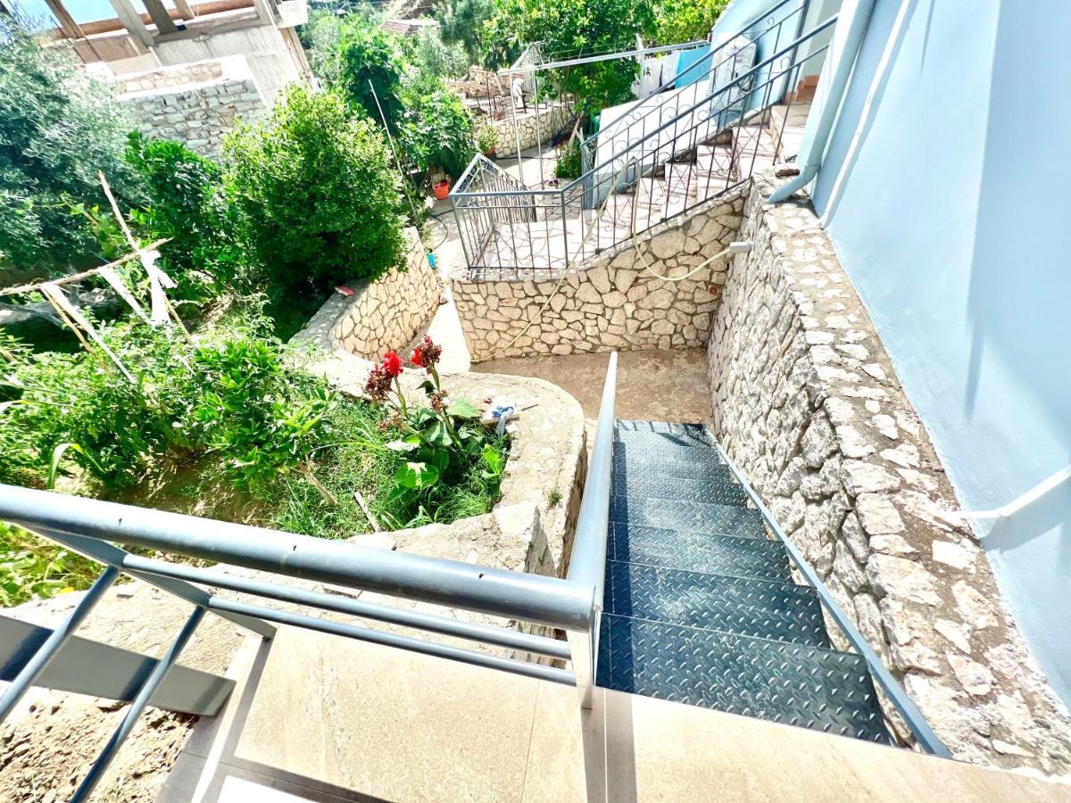 Coral Guesthouse Sarande Bagian luar foto