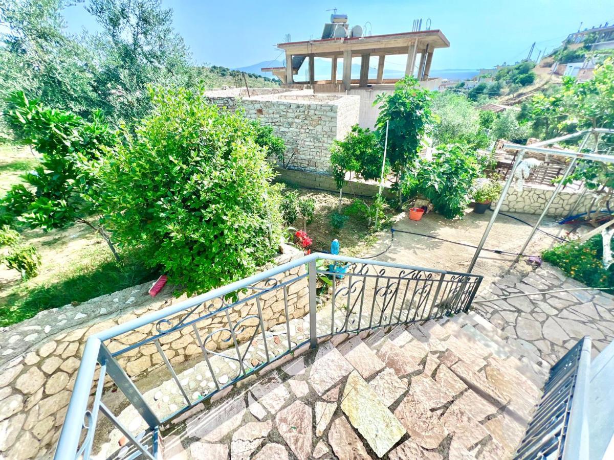 Coral Guesthouse Sarande Bagian luar foto