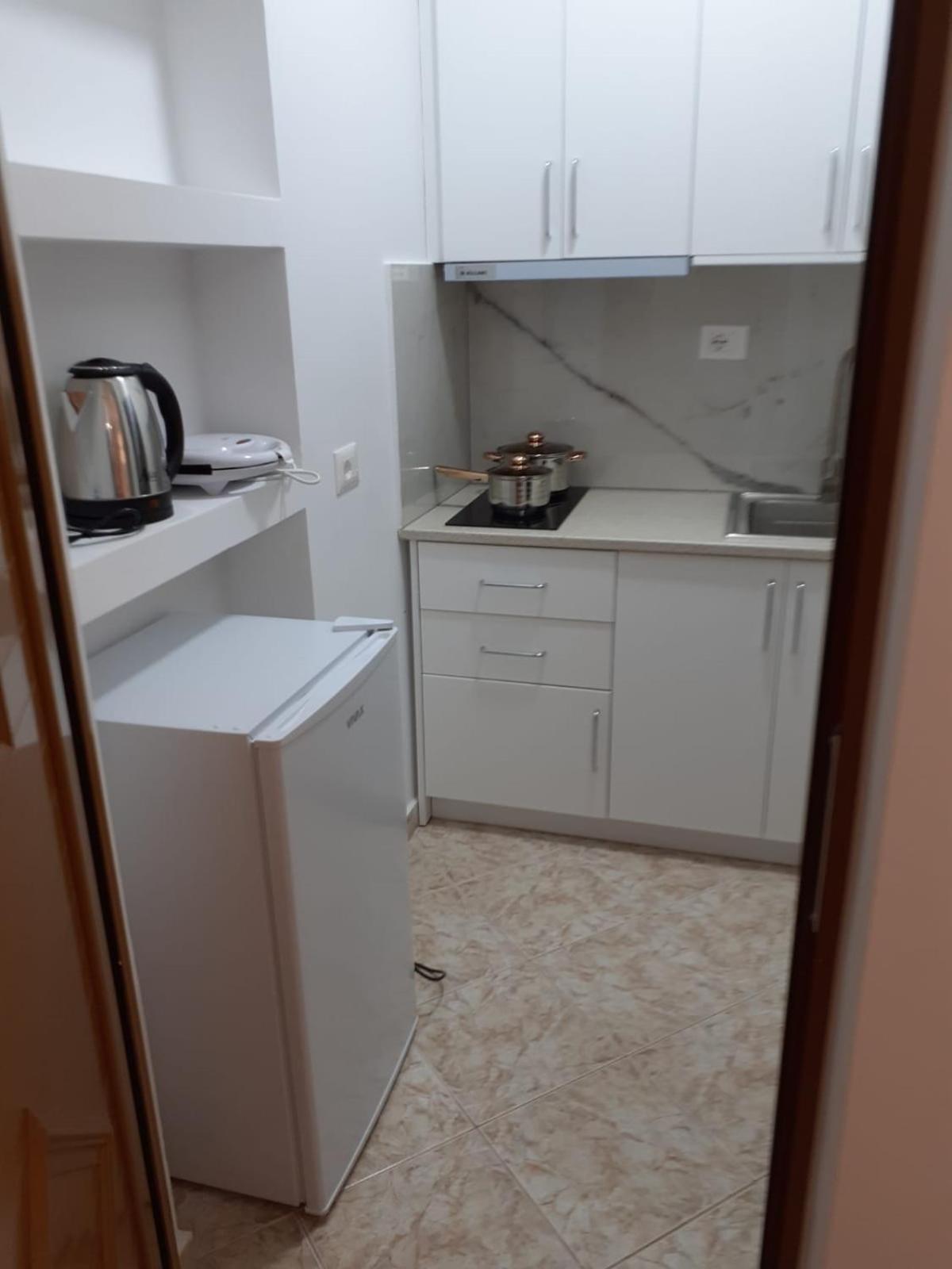 Coral Guesthouse Sarande Bagian luar foto