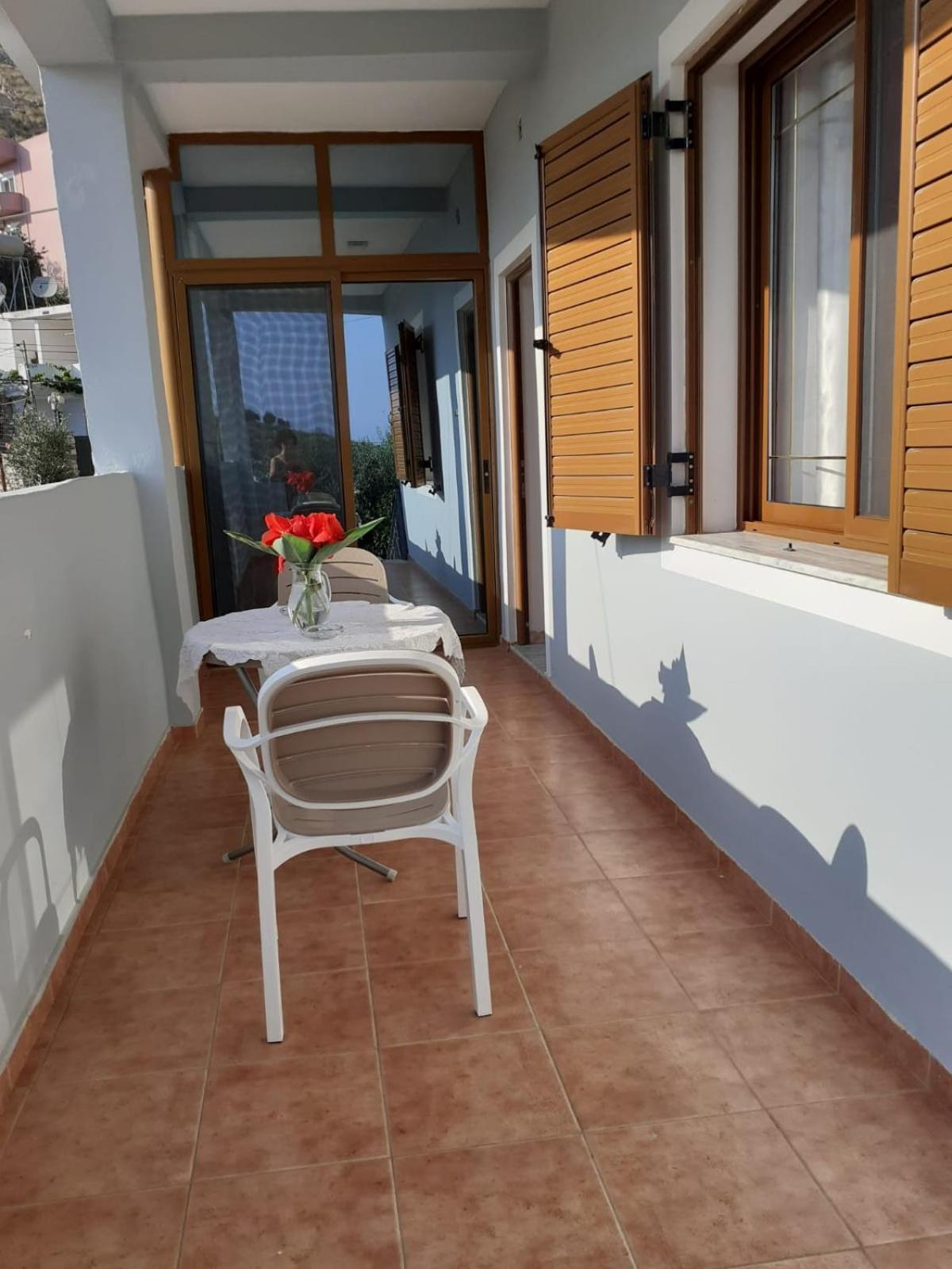 Coral Guesthouse Sarande Bagian luar foto