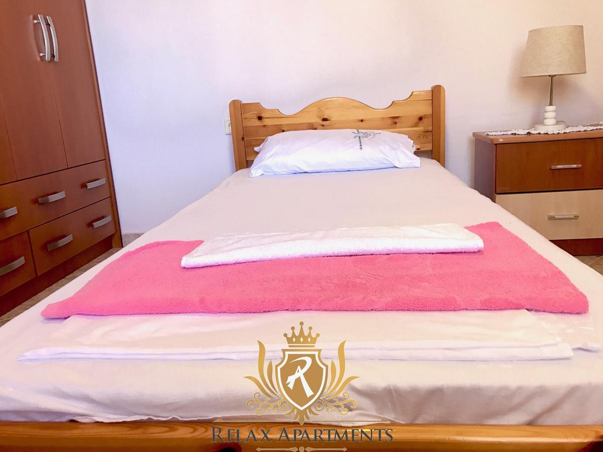 Coral Guesthouse Sarande Bagian luar foto