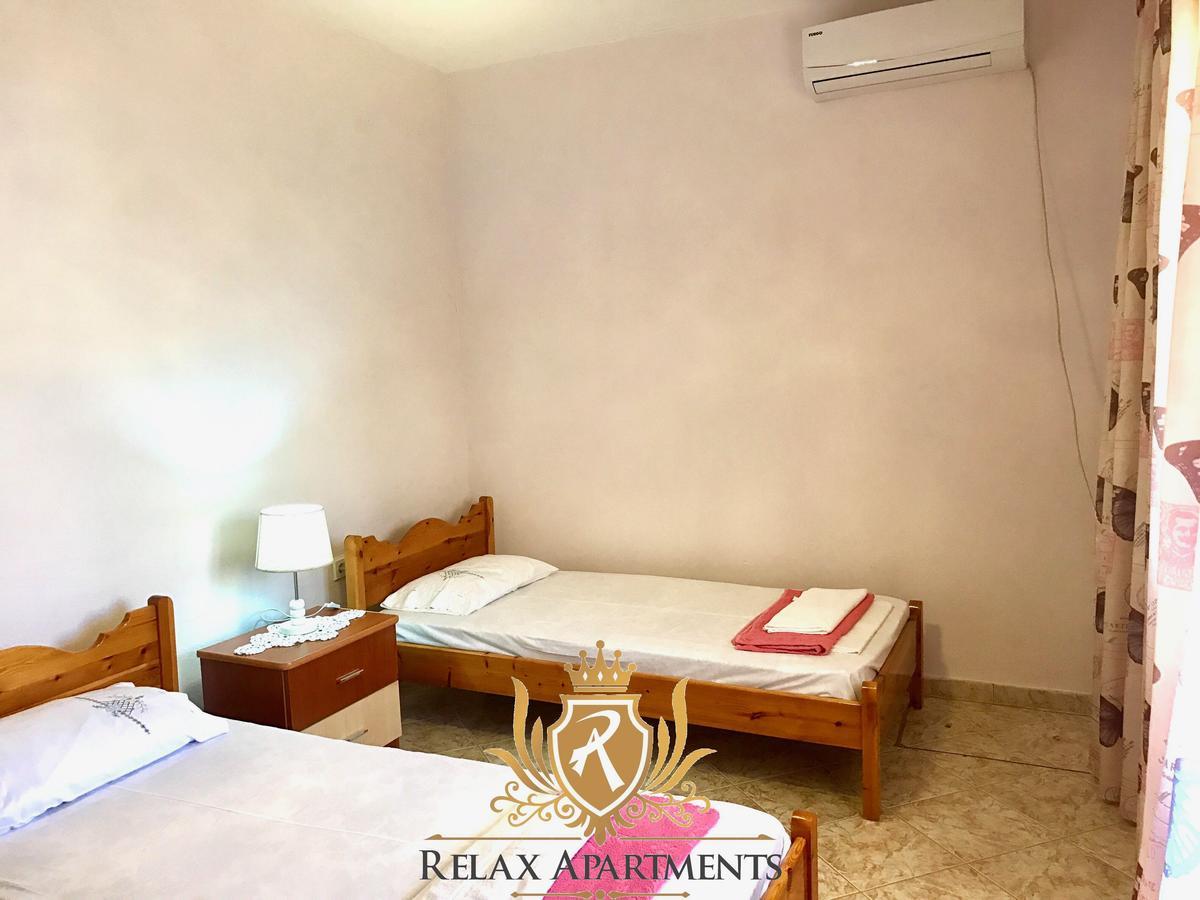 Coral Guesthouse Sarande Bagian luar foto