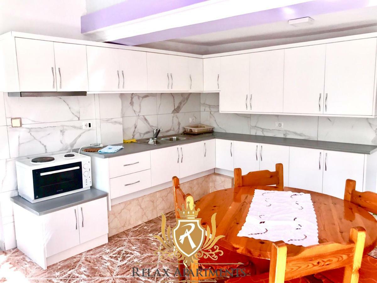Coral Guesthouse Sarande Bagian luar foto